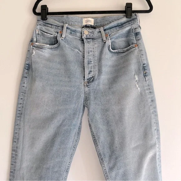 Citizens of Humanity Isola Cropped Vintage Distressed Jeans in Blue Moon Size 29